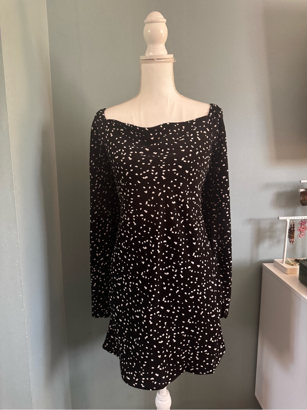 NWT Vernacular Black Polka Dot Long Sleeve Shift Dress Medium Open Back